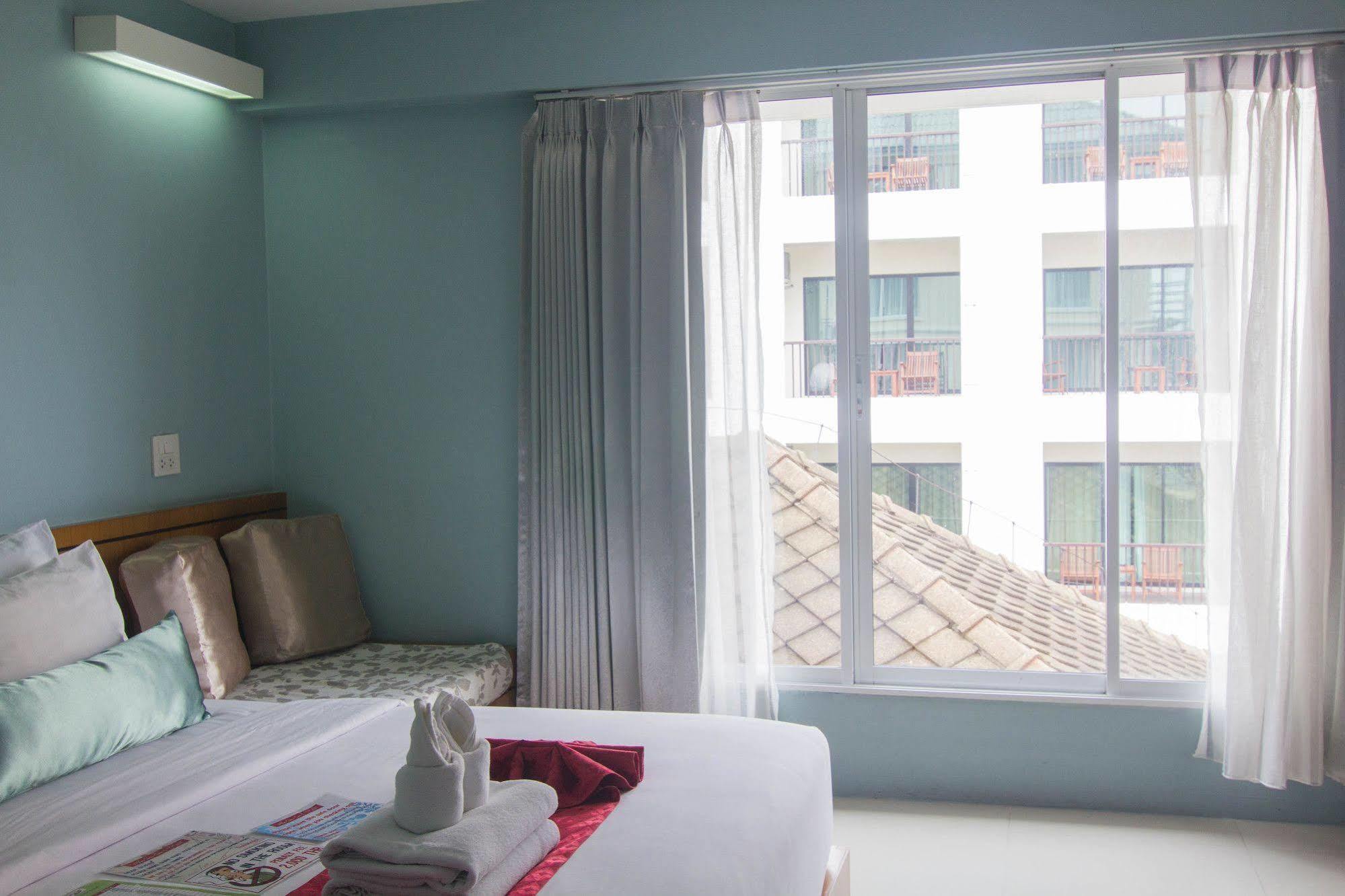 Khách sạn Cha-cha Phraathit 3*