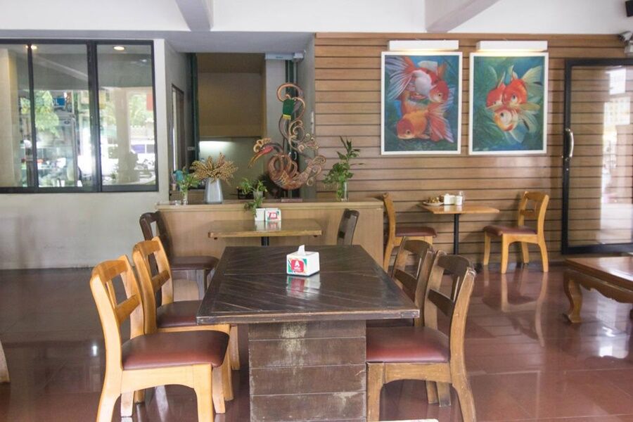 Cha-cha Phraathit Khách sạn