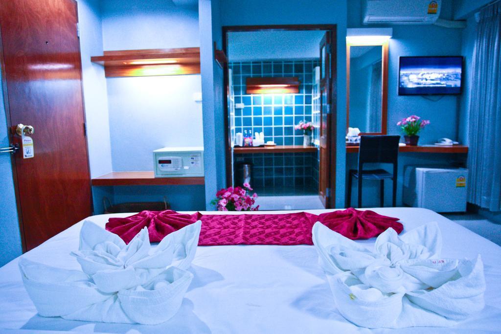 Cha-cha Phraathit Khách sạn 3*